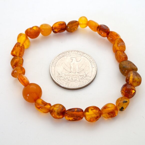 Polished Amber Bead Bracelet with Center Bead, 100% Natural Amber, 18cm - Picture 3 of 7